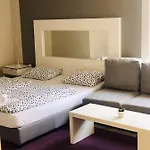 Executive And Play Otel