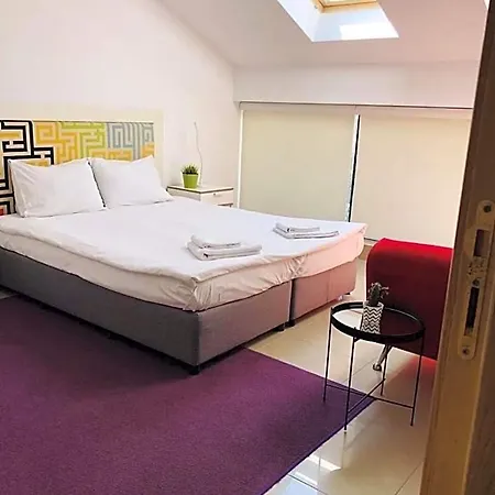 Executive And Play Otel