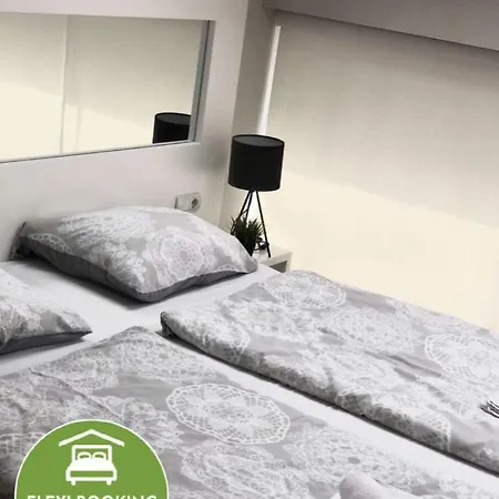 Executive And Play Hotel