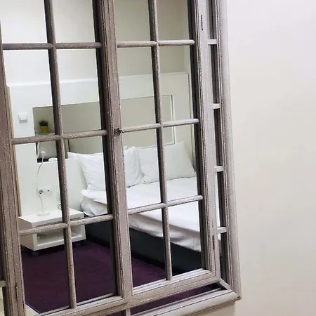 Hotel Executive And Play