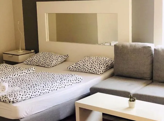 Executive And Play Hotel