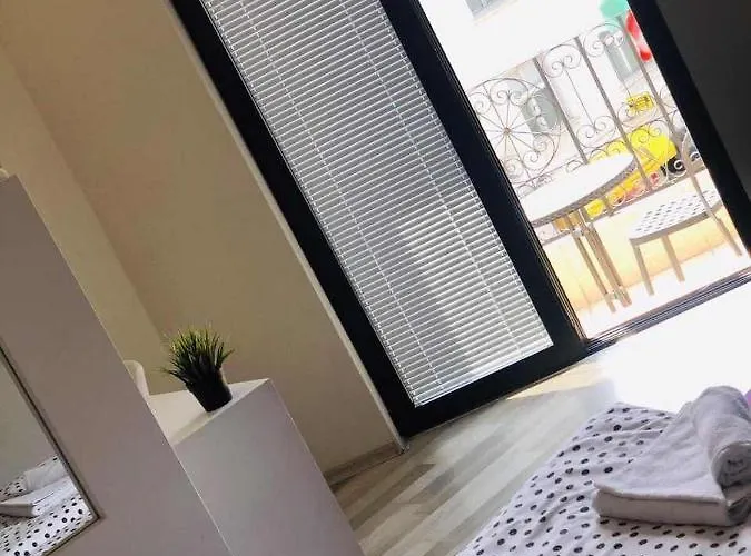 Executive And Play Hotel